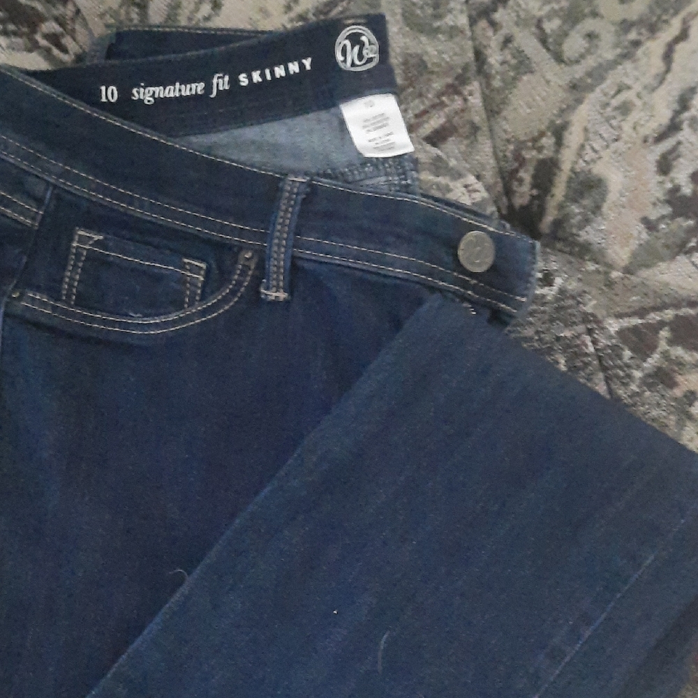 Signature Fit Skinny Jeans